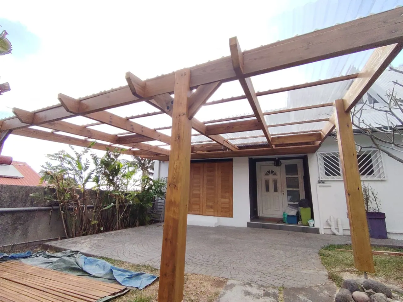 Pergola bois et couverture polycarbonate